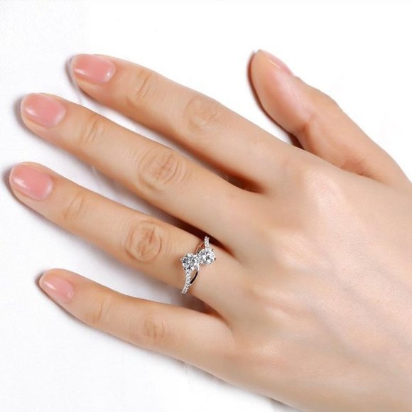 💞 Beautiful Twisted Double Round Trendy Pure Zircon Rings for Women, PD243